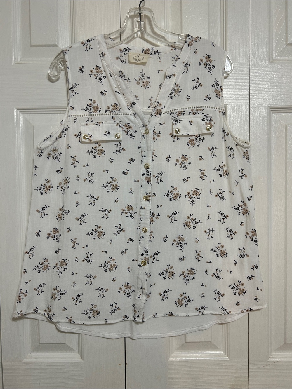 100% Cotton Sleeveless Floral Button-Front Top - White